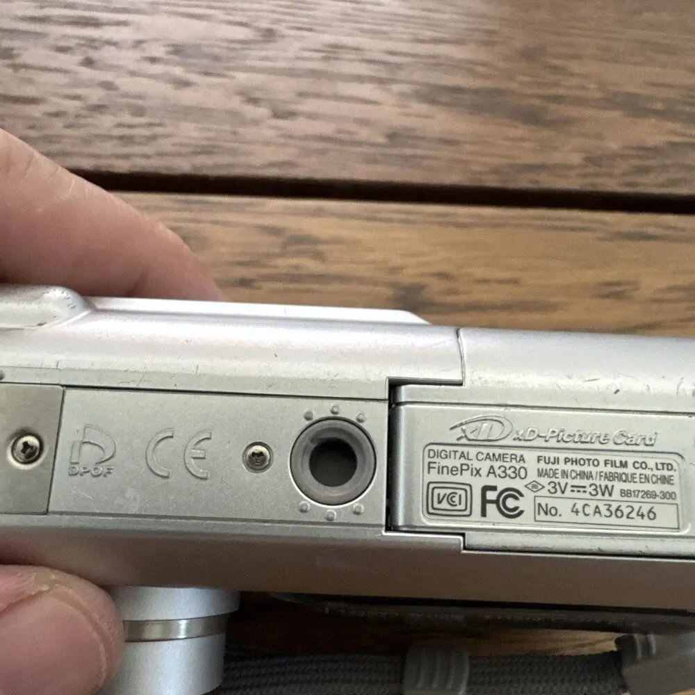 FUJIFILM Finepix A330 FUJI Digital Camera SILVER Blossom Working NO SD CARD